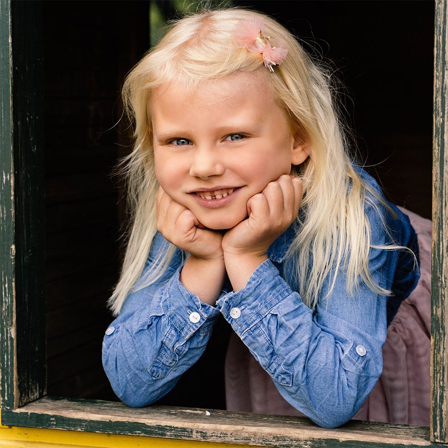 Kindergarten-outdoor-fotoshooting-mädchen